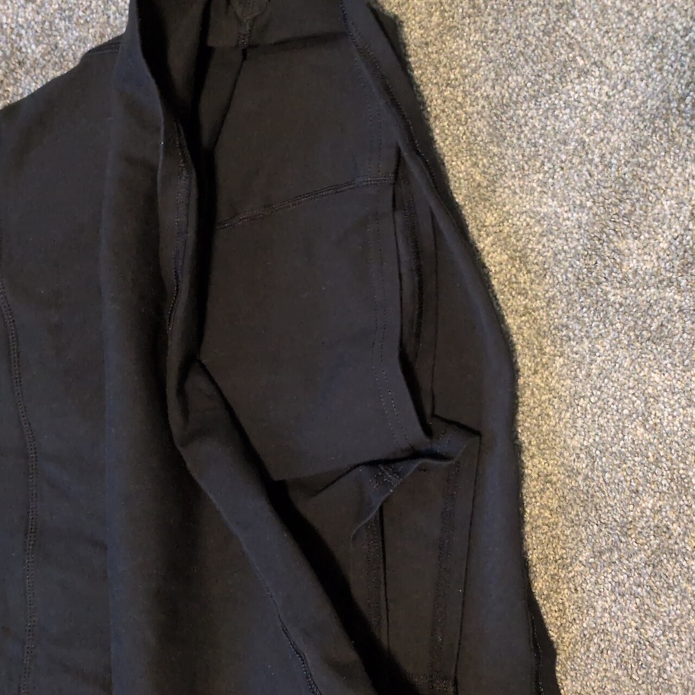 Pact Women's Black Skort Size Medium - Picture 4 of 7
